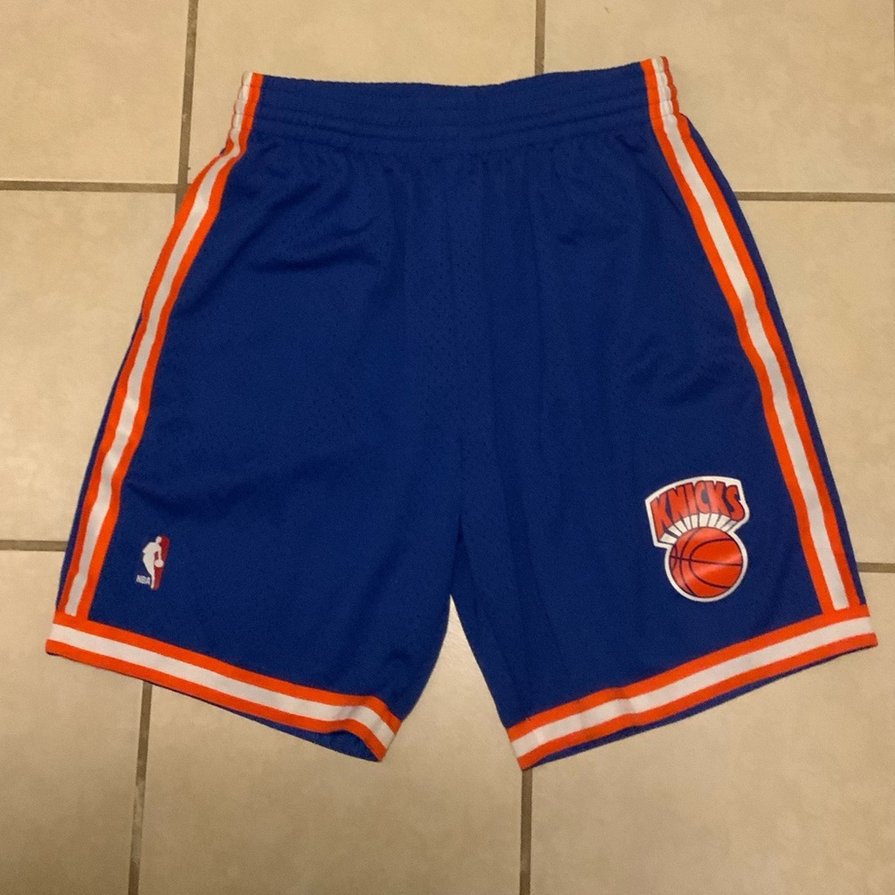 Mitchell & Ness Throwback New York Nicks Basketball Shorts